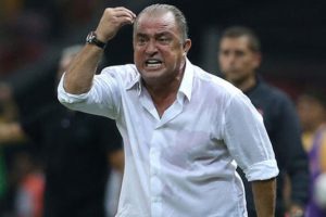 Fatih Terim sert &ccedil;ıktı: Kendinize gelin!