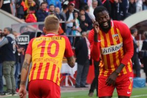 Adebayor: "Bilal'e inanıyorum, yalan s&ouml;ylemez"