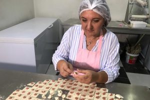 Bursa'da annesinden yapmayı &ouml;ğrendiği mantıyla 'Kadın girişimci' oldu
