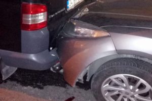 Freni patlayan servis aracı dehşet sa&ccedil;tı