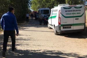Yaşlı &ccedil;ift yangında hayatını kaybetti