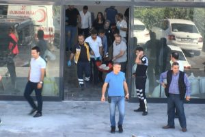 Yenibosna'da silahlı saldırı; 2 yaralı