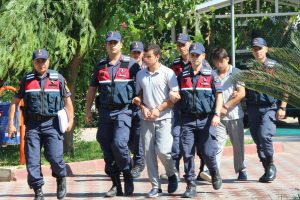 &Ccedil;aldıkları motosikletin biriyle kaza yapmış, diğerini yakmışlar