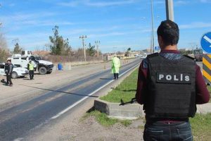 Uygulama noktasında ka&ccedil;ak k&uuml;l&ccedil;e altın ele ge&ccedil;irildi
