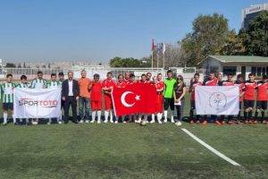 &Ouml;zel Sporcular Başkent Futbol Kupası'nda şampiyon Amat&ouml;r Sporcular