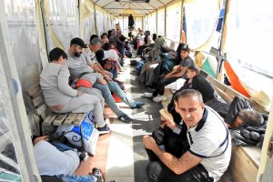 &Ccedil;eşme'de 224 g&ouml;&ccedil;men yakalandı