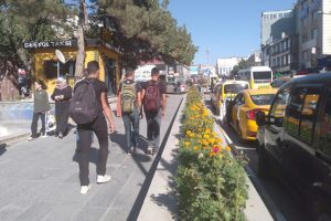 Taksiciler yeni duraklarından memnun