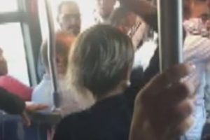 Metrob&uuml;steki kavga kamerada