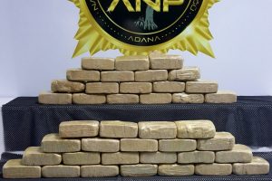 Gizli b&ouml;lmede 20 kilo eroin buldu