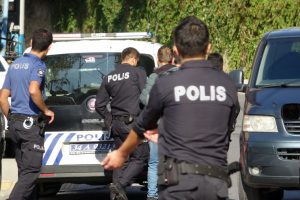 Oto yıkamacıyla bina sakini arasındaki kavga kanlı bitti
