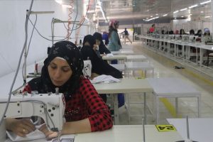 Tarım iş&ccedil;isiydiler şimdi &uuml;nl&uuml; markalara kıyafet dikiyorlar