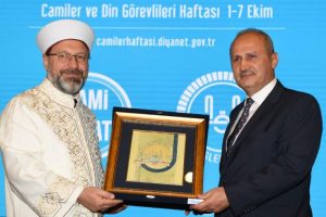 Bakan Turhan: Camiler M&uuml;sl&uuml;manların hayat bulduğu kutlu yerlerdir