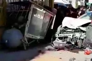 Bursa'da &ouml;zel halk otob&uuml;s&uuml; kaza yaptı: 3 yaralı