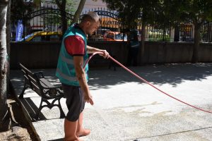 Y&uuml;k&uuml;ml&uuml;ler, farkındalık i&ccedil;in cami temizliği yaptı