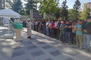 G&ouml;&ccedil;&uuml;k altında kalan adam son yolculuğuna uğurlandı