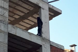Dergileri toplandığı i&ccedil;in intihara kalkıştı
