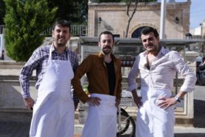 Oyuncuları sokak m&uuml;zisyeni sandılar