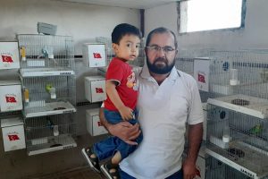 Ser&ccedil;eyi telle boğazından bağlayıp astılar