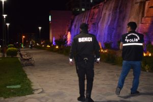 Malatya'da iki ayrı bı&ccedil;aklı kavga: 4 yaralı