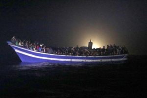 İzmir'de 720 d&uuml;zensiz g&ouml;&ccedil;men yakalandı