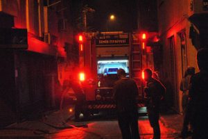 İzmir'de hareketli gece! Bina boşaltıldı