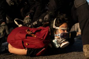 Hong Kong'da en az 180 kişi g&ouml;zaltına alındı