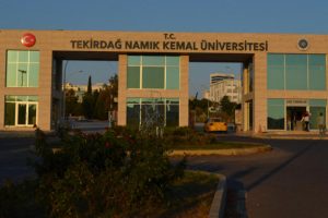 Namık Kemal &Uuml;niversitesi'nin hasar g&ouml;ren binası boşaltıldı