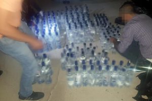 İzmir'de sahte i&ccedil;ki operasyonu