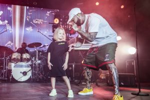 Timati'ye sahnede kızı eşlik etti