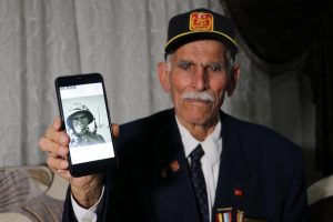 69 yıl &ouml;nce &ccedil;ekilen fotoğrafı T&uuml;rk gaziyi şaşırttı