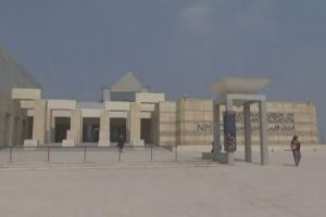 2 bin 100 yıllık antik yaldızlı tabut sergilendi