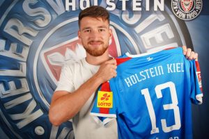 Alman hakimden T&uuml;rk asıllı futbolcuya hakaret