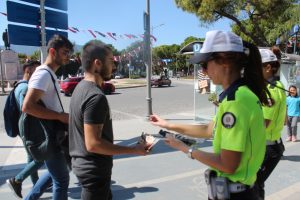 Muğla'da 966 kolluk personeli, yaya ge&ccedil;idinde n&ouml;bet tuttu