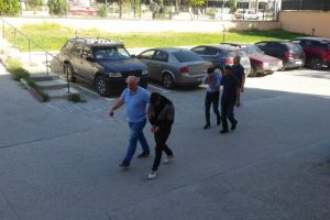 Kasayı &ccedil;alamayınca sadaka kutusunu &ccedil;aldılar