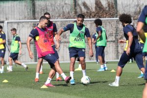 Fenerbah&ccedil;e, Antalyaspor ma&ccedil;ı hazırlıklarına devam etti