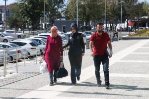 Bolu'da 3 yıldır firari FET&Ouml; ş&uuml;phelisi kadın adliyeye sevk edildi