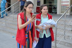 &Ccedil;&ouml;pte bulunan bebek &Ccedil;ocuk Evleri Sitesi M&uuml;d&uuml;rl&uuml;ğ&uuml;ne g&ouml;nderildi