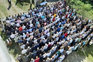 Komşusunun mezarını kazarken kalp krizi ge&ccedil;irerek &ouml;ld&uuml;
