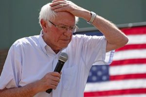 Trump'ın rakibi Bernie Sanders hastaneye kaldırıldı