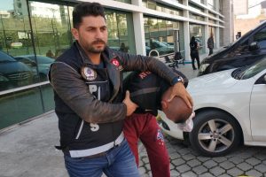 Silahla yaralanan şahıs, hakkında hapis cezası ortaya &ccedil;ıkınca tutuklandı