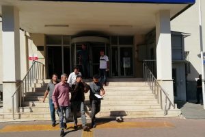 Yakalanmamak i&ccedil;in evine kadın kıyafetiyle girip &ccedil;ıkmış
