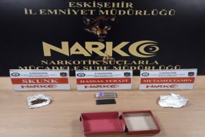 Eskişehir'de uyuşturucu operasyonu: 5 g&ouml;zaltı