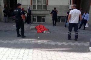 İki &ccedil;ocuk annesi kadının feci &ouml;l&uuml;m&uuml;