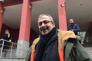 Sırrı S&uuml;reyya &Ouml;nder'e tahliye kararı