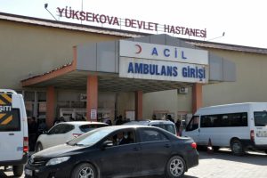 Aracın &ccedil;arptığı &ouml;ğretim g&ouml;revlisi hayatını kaybetti