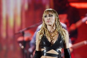 Miley Cyrus: Teşekk&uuml;rler yeni ay
