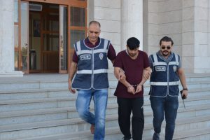 Cezaevi firarisi saklandığı evde yakalandı
