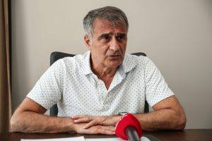 Şenol G&uuml;neş ay-yıldızlı kadroyu 20.20'de a&ccedil;ıklayacak