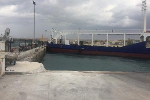 Halatı kopan feribot korkuttu