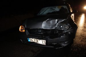 Şiddetli sağanak kazaya neden oldu: 2 yaralı